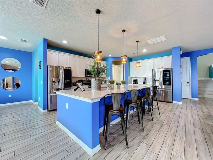 Image No.11-9 Bed Property for sale