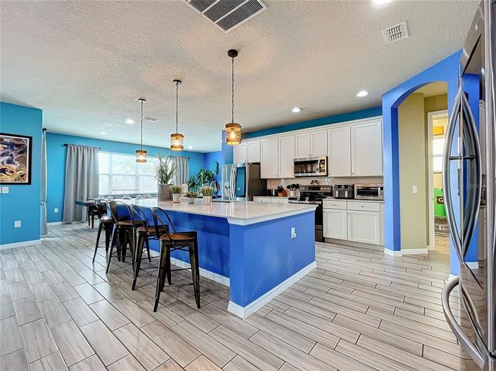 Image No.12-9 Bed Property for sale