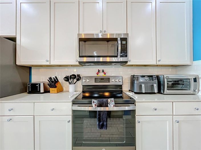 Image No.15-9 Bed Property for sale