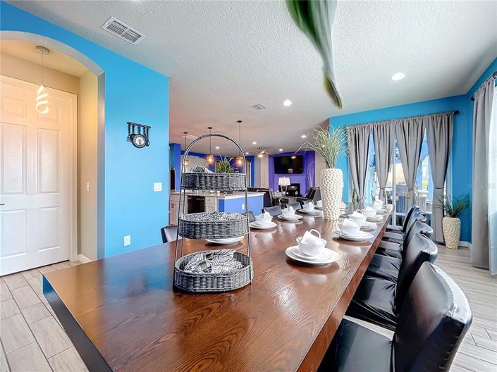 Image No.18-9 Bed Property for sale