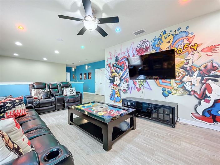 Image No.24-9 Bed Property for sale