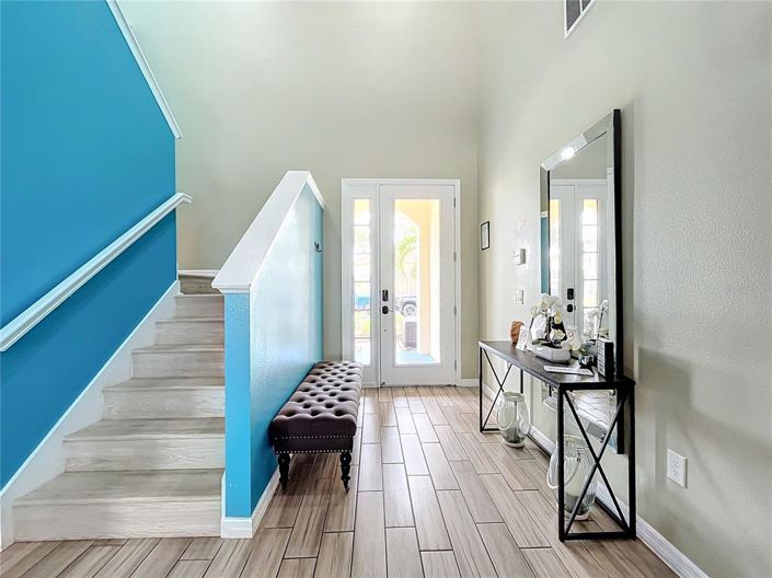 Image No.8-9 Bed Property for sale