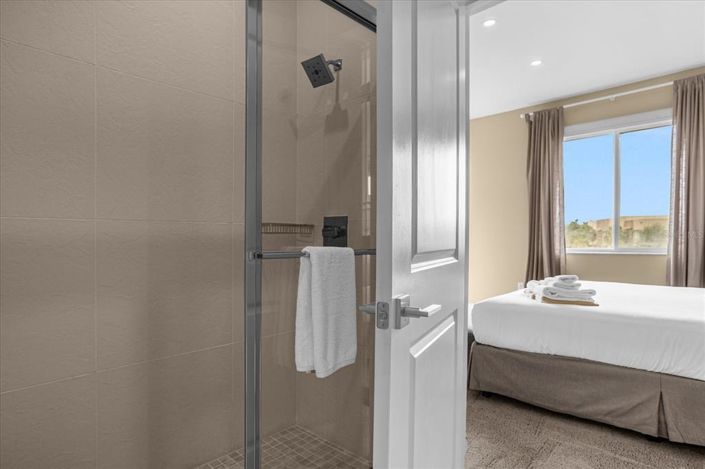 Image No.18-3 Bed Townhouse for sale