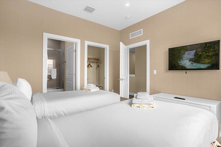 Image No.21-3 Bed Townhouse for sale