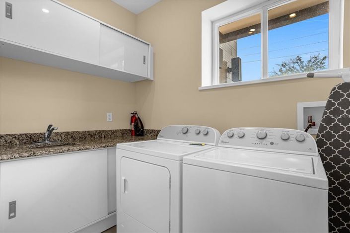 Image No.23-3 Bed Townhouse for sale