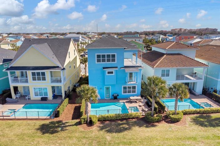 Image No.10-8 Bed Property for sale