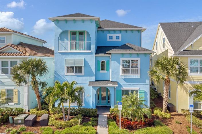 Image No.2-8 Bed Property for sale