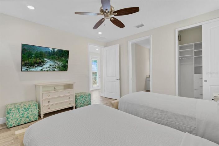 Image No.30-8 Bed Property for sale