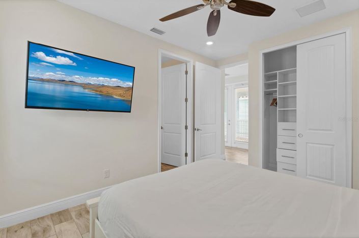 Image No.42-8 Bed Property for sale