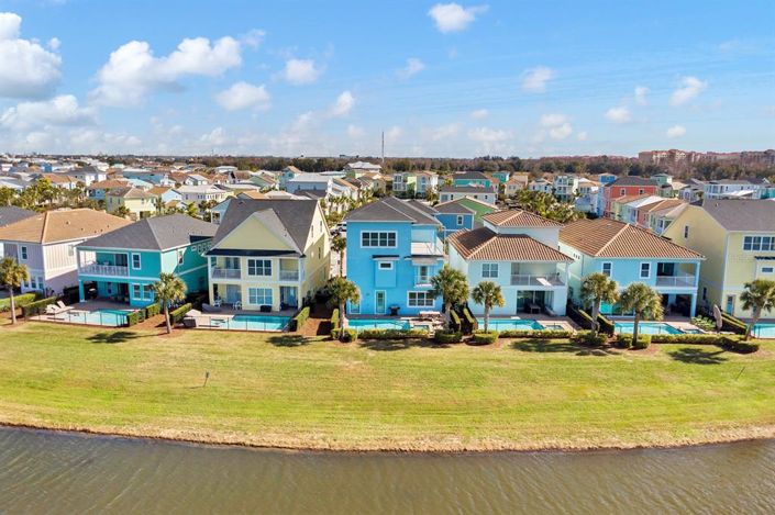 Image No.8-8 Bed Property for sale