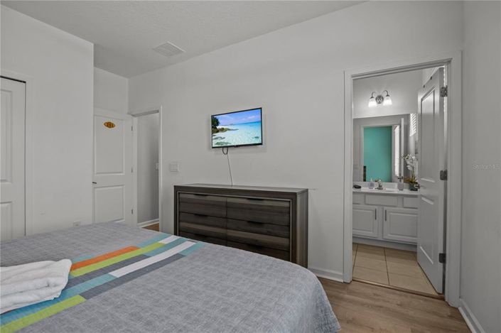 Image No.35-14 Bed Property for sale