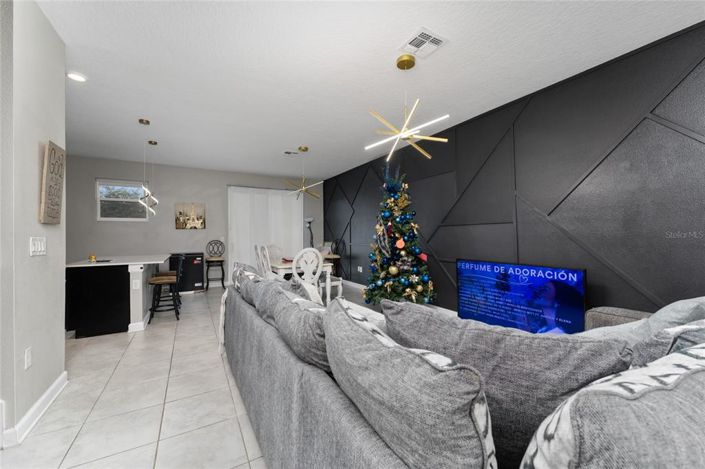 Image No.8-3 Bed Townhouse for sale