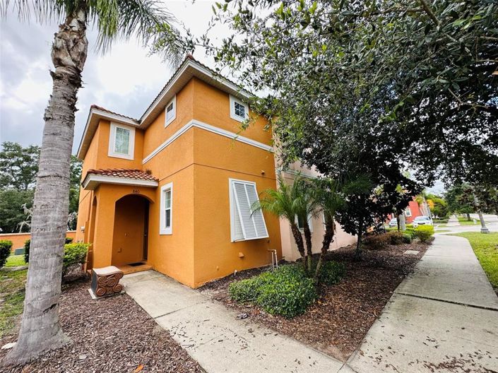 Image No.1-4 Bed Townhouse for sale