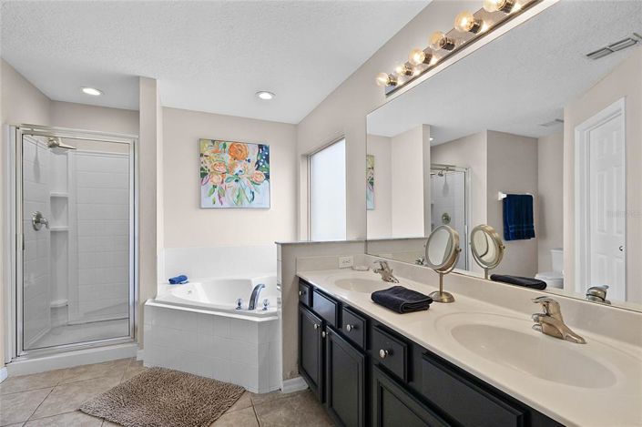 Image No.17-5 Bed Property for sale