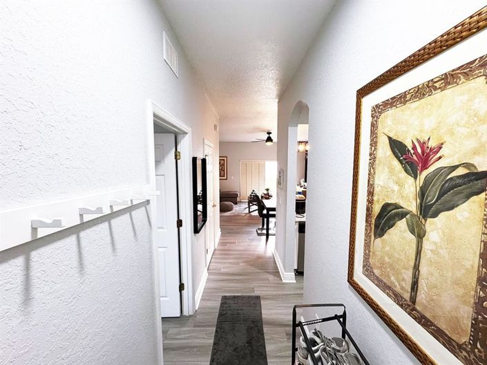 Image No.2-4 Bed Townhouse for sale