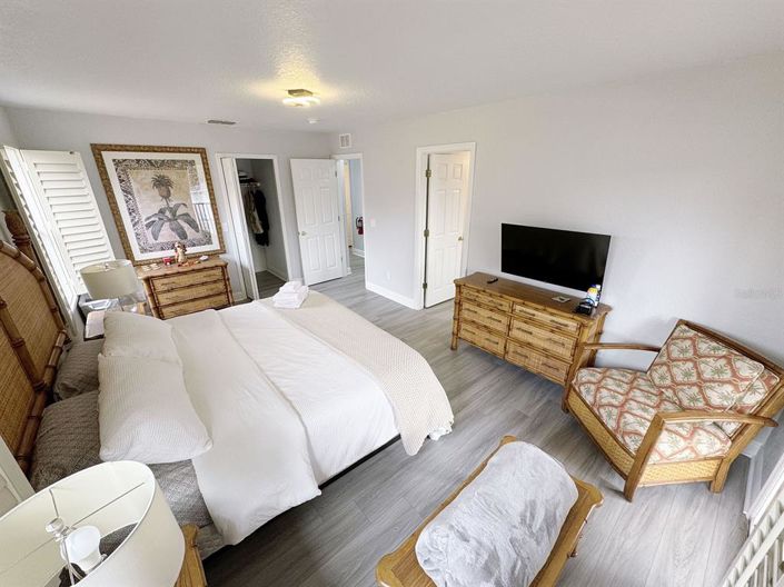 Image No.20-4 Bed Townhouse for sale