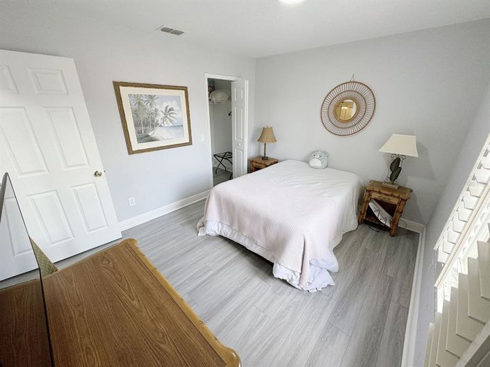 Image No.25-4 Bed Townhouse for sale