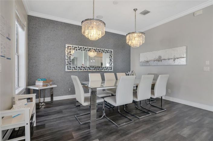 Image No.17-6 Bed Property for sale