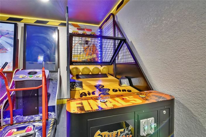 Image No.56-6 Bed Property for sale