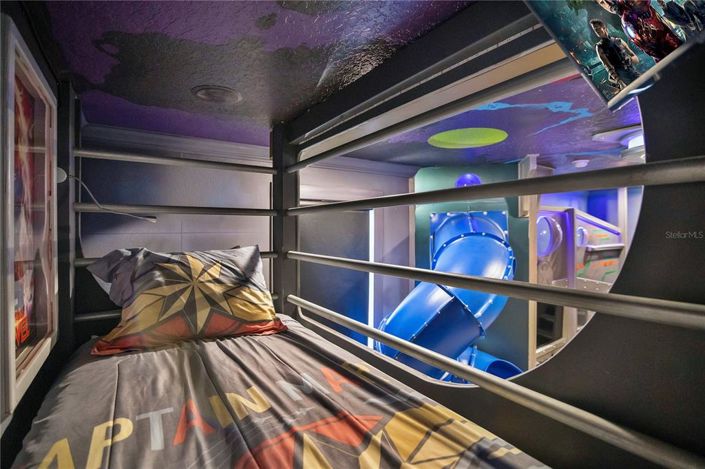 Image No.64-6 Bed Property for sale