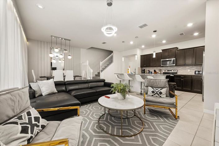 Image No.2-5 Bed Townhouse for sale