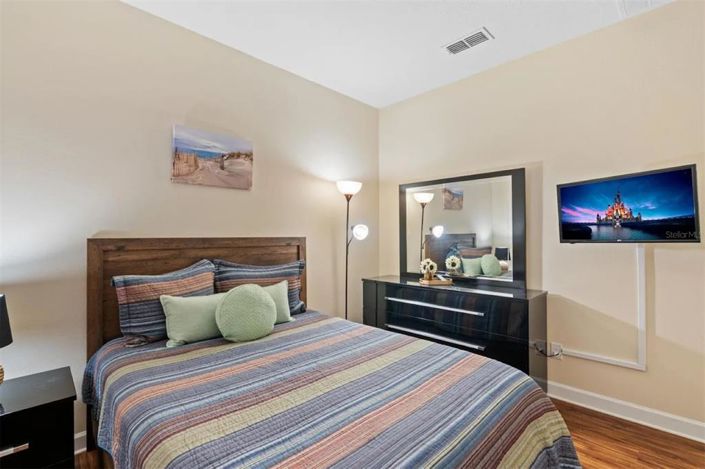 Image No.11-5 Bed Townhouse for sale