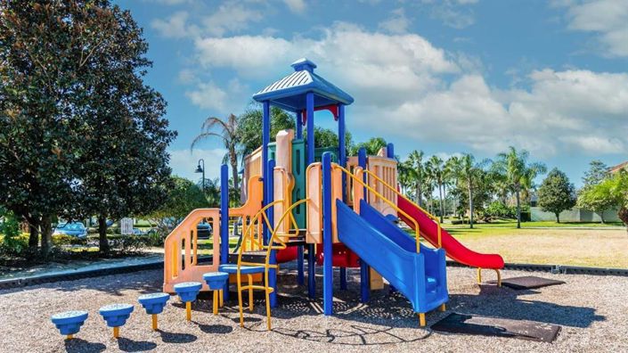 Image No.43-5 Bed Townhouse for sale