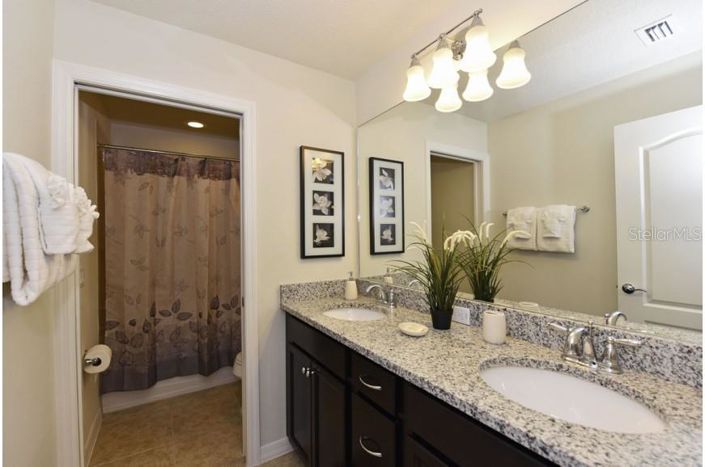 Image No.15-7 Bed Property for sale