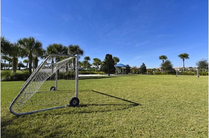 Image No.30-7 Bed Property for sale