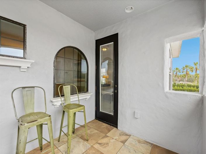 Image No.28-5 Bed Property for sale