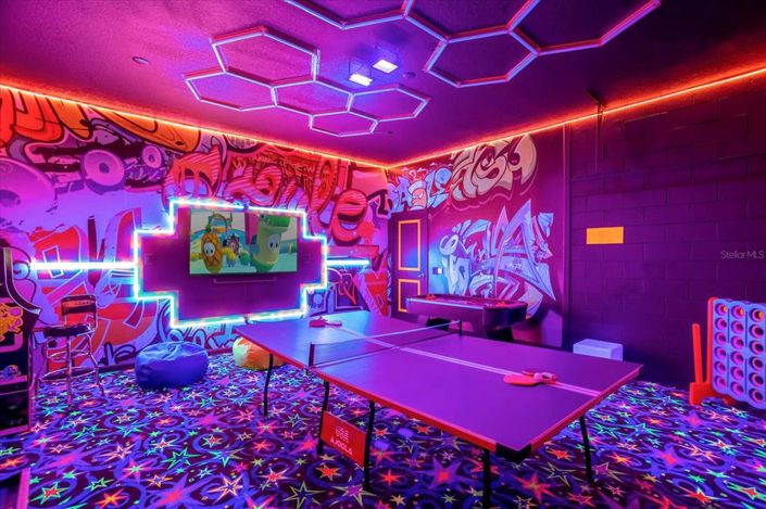 Image No.12-12 Bed Property for sale