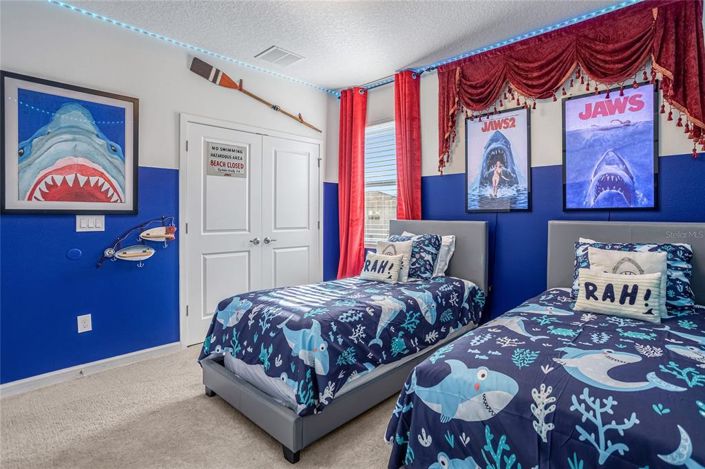 Image No.19-12 Bed Property for sale