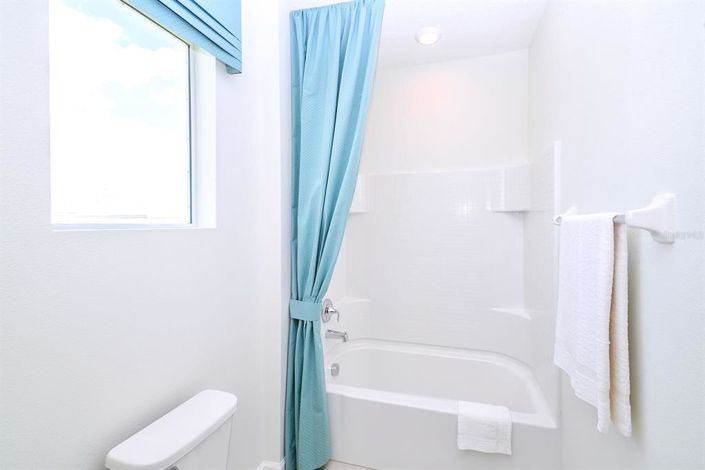 Image No.30-12 Bed Property for sale