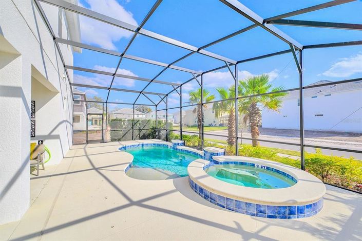 Image No.45-12 Bed Property for sale