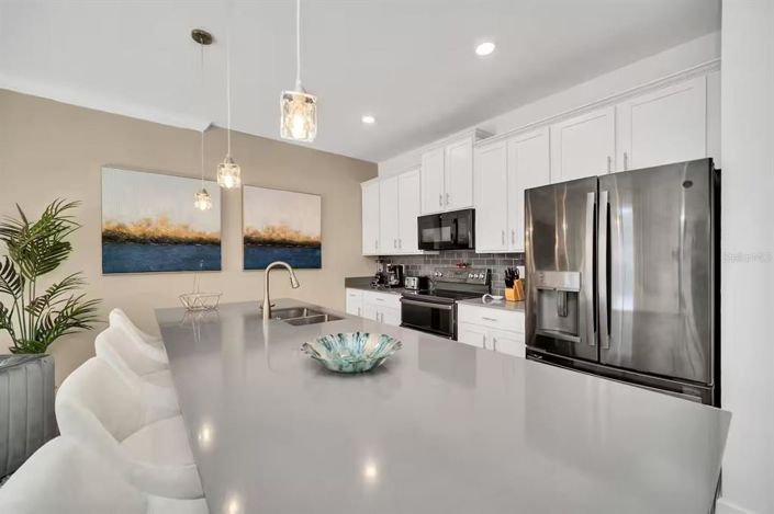 Image No.10-4 Bed Townhouse for sale