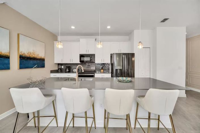 Image No.11-4 Bed Townhouse for sale