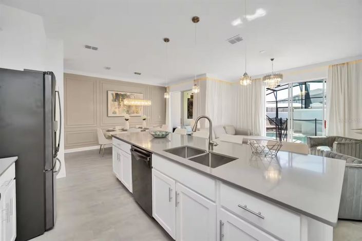 Image No.15-4 Bed Townhouse for sale