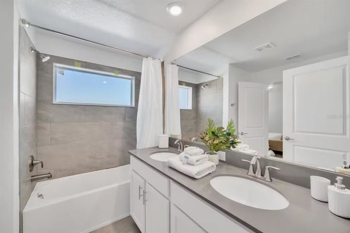 Image No.27-4 Bed Townhouse for sale