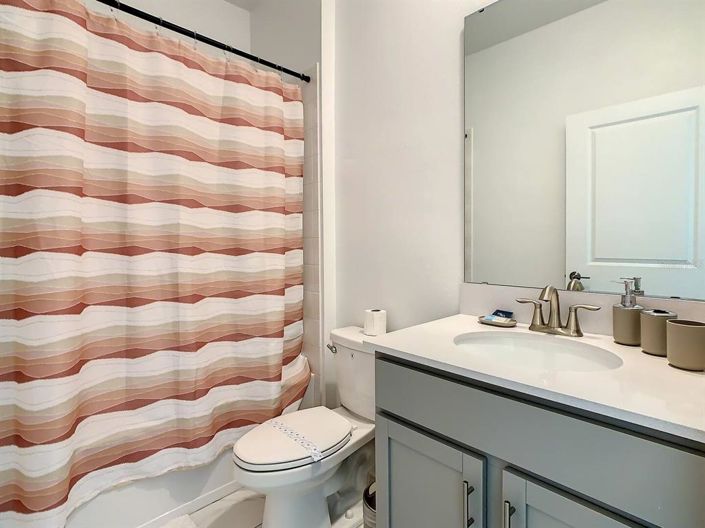 Image No.10-6 Bed Property for sale