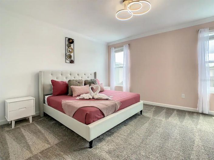 Image No.15-6 Bed Property for sale