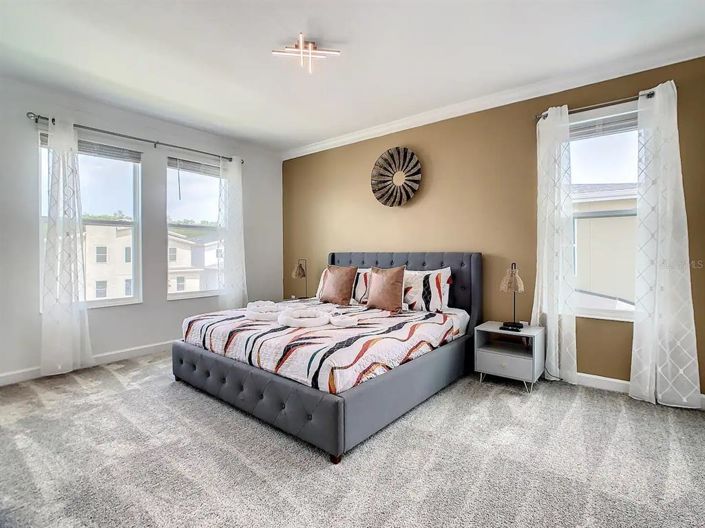 Image No.20-6 Bed Property for sale