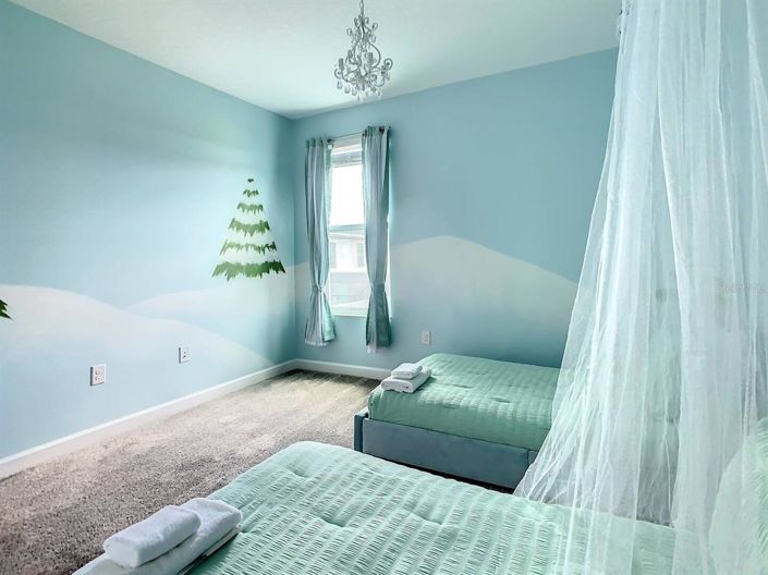 Image No.28-6 Bed Property for sale