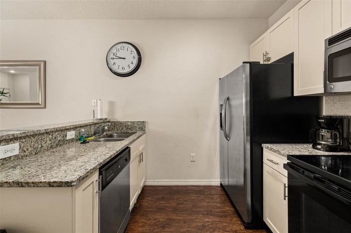 Image No.14-3 Bed Townhouse for sale