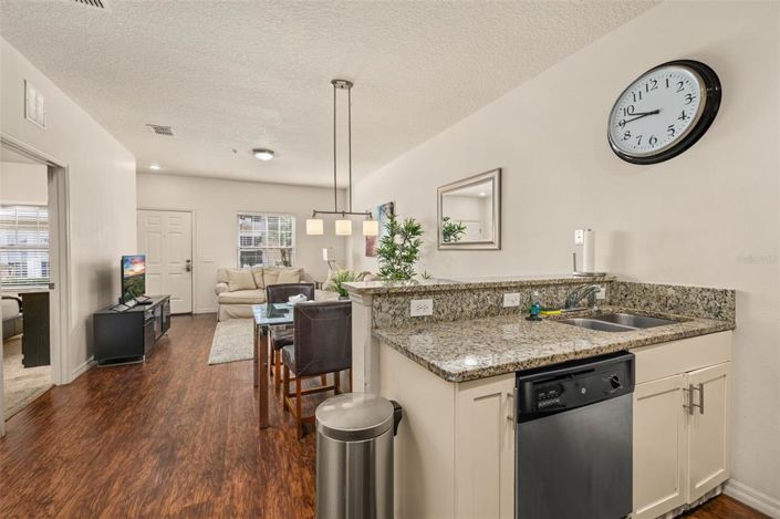 Image No.15-3 Bed Townhouse for sale