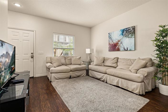 Image No.6-3 Bed Townhouse for sale