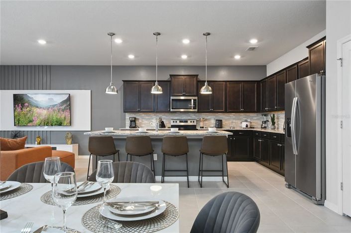 Image No.10-10 Bed Property for sale