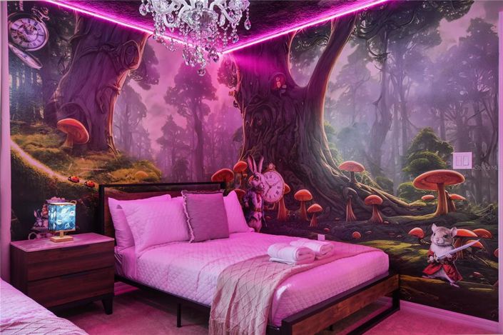 Image No.17-10 Bed Property for sale