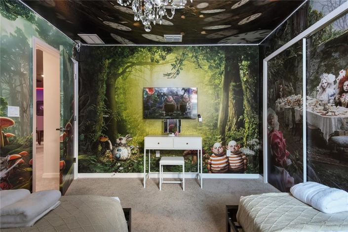 Image No.32-10 Bed Property for sale