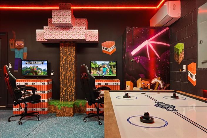 Image No.70-10 Bed Property for sale