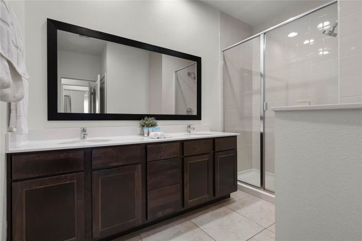 Image No.18-2 Bed Townhouse for sale